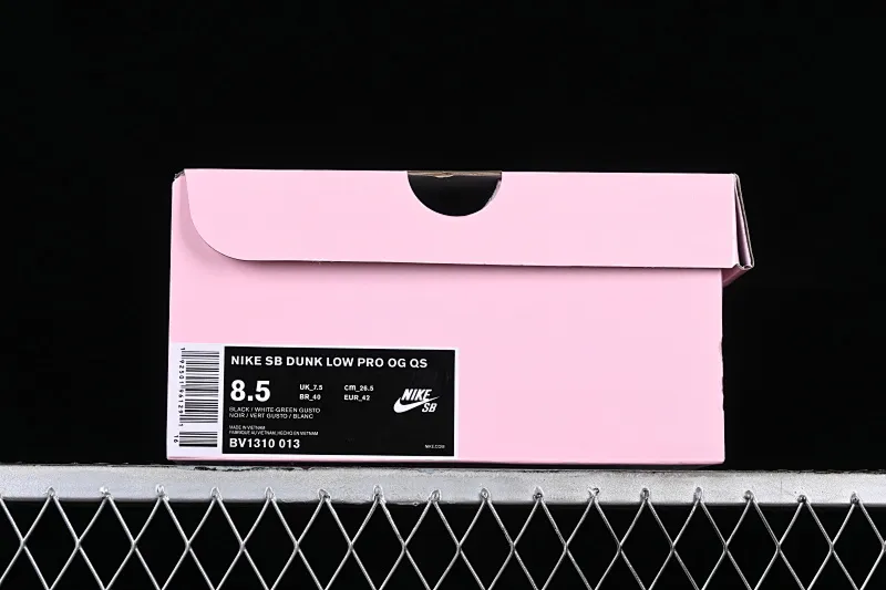 All Categories Nk SB Dunk Series Nk SB Dunk Low Low-top Sneakers K Version Jeff Staple x Nk SB Dunk Low "Pigeon" 3.0 Black and White Panda Pigeon Low-top Classic Versatile Casual Sports Sneakers BV1310-013